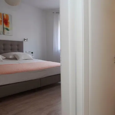 Apartment Dolea *